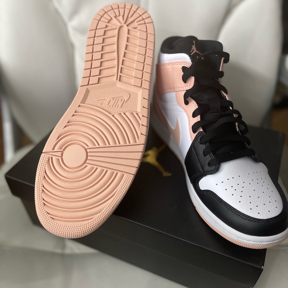 Air Jordan 1 Mid